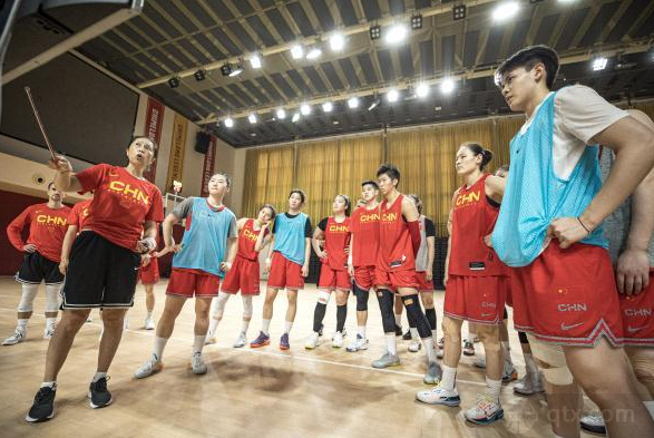 中国女篮进行拉练